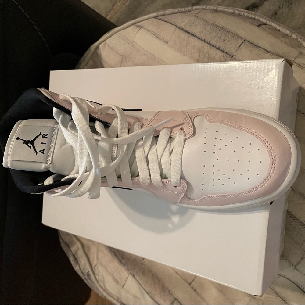 AIR JORDAN 1 MID